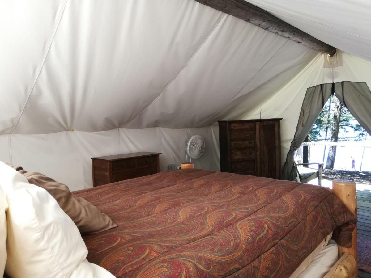The Woods Inn Inlet Экстерьер фото
