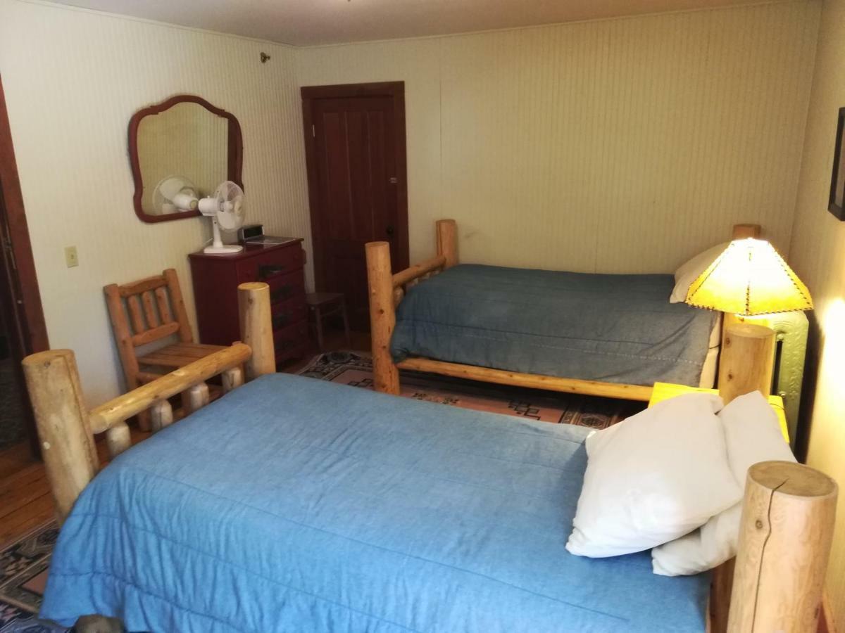 The Woods Inn Inlet Экстерьер фото