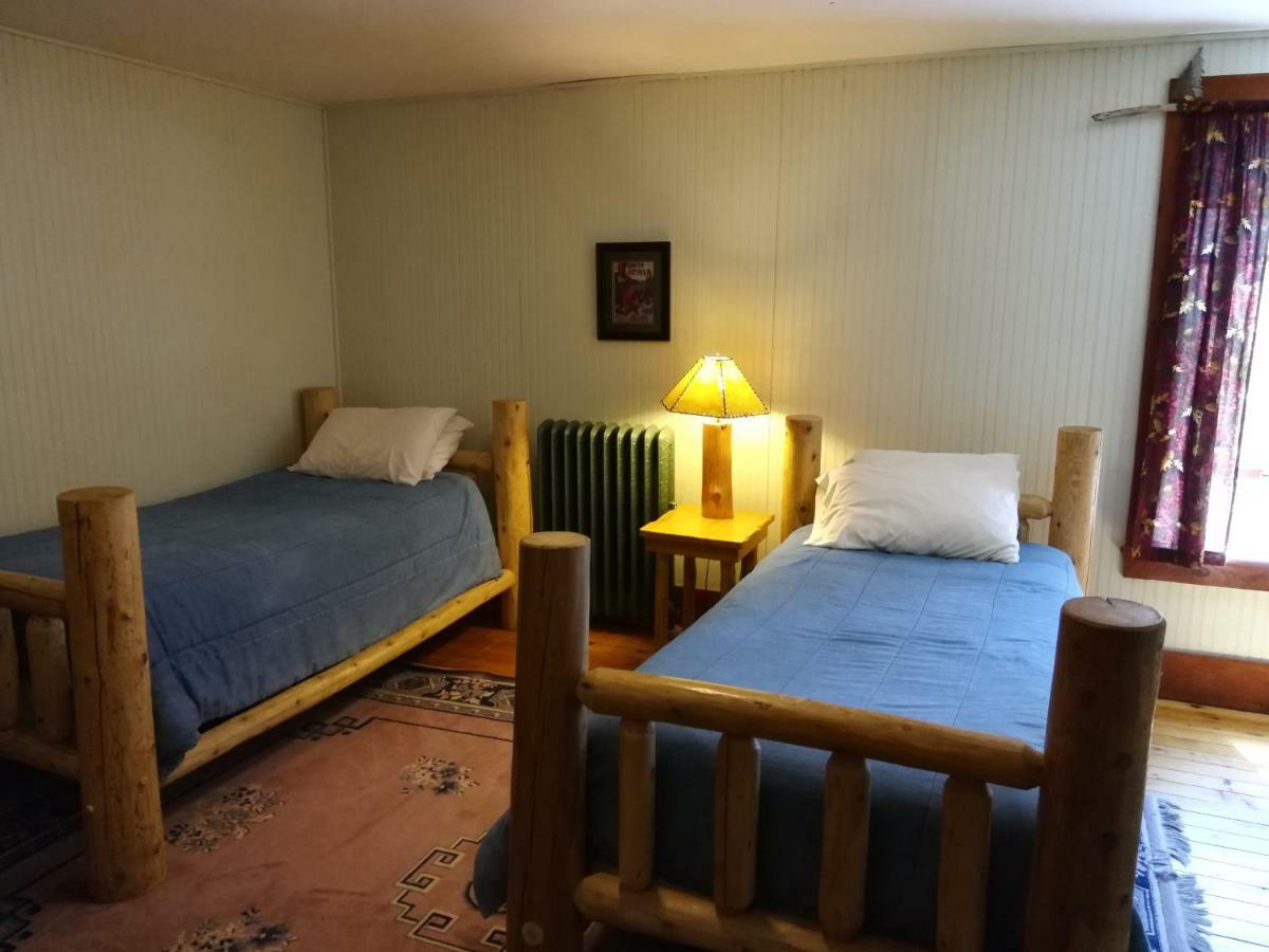 The Woods Inn Inlet Экстерьер фото