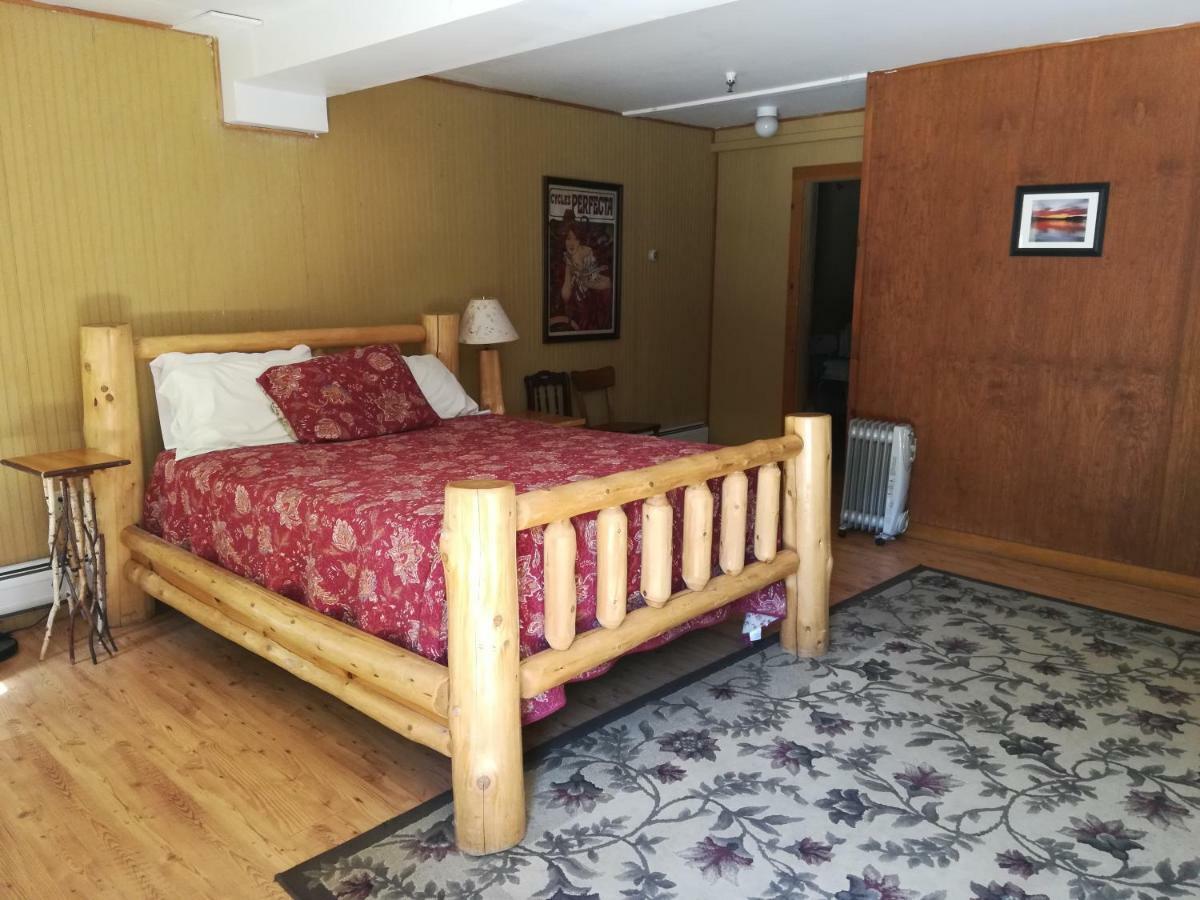 The Woods Inn Inlet Экстерьер фото