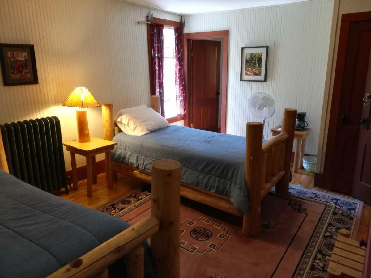 The Woods Inn Inlet Экстерьер фото