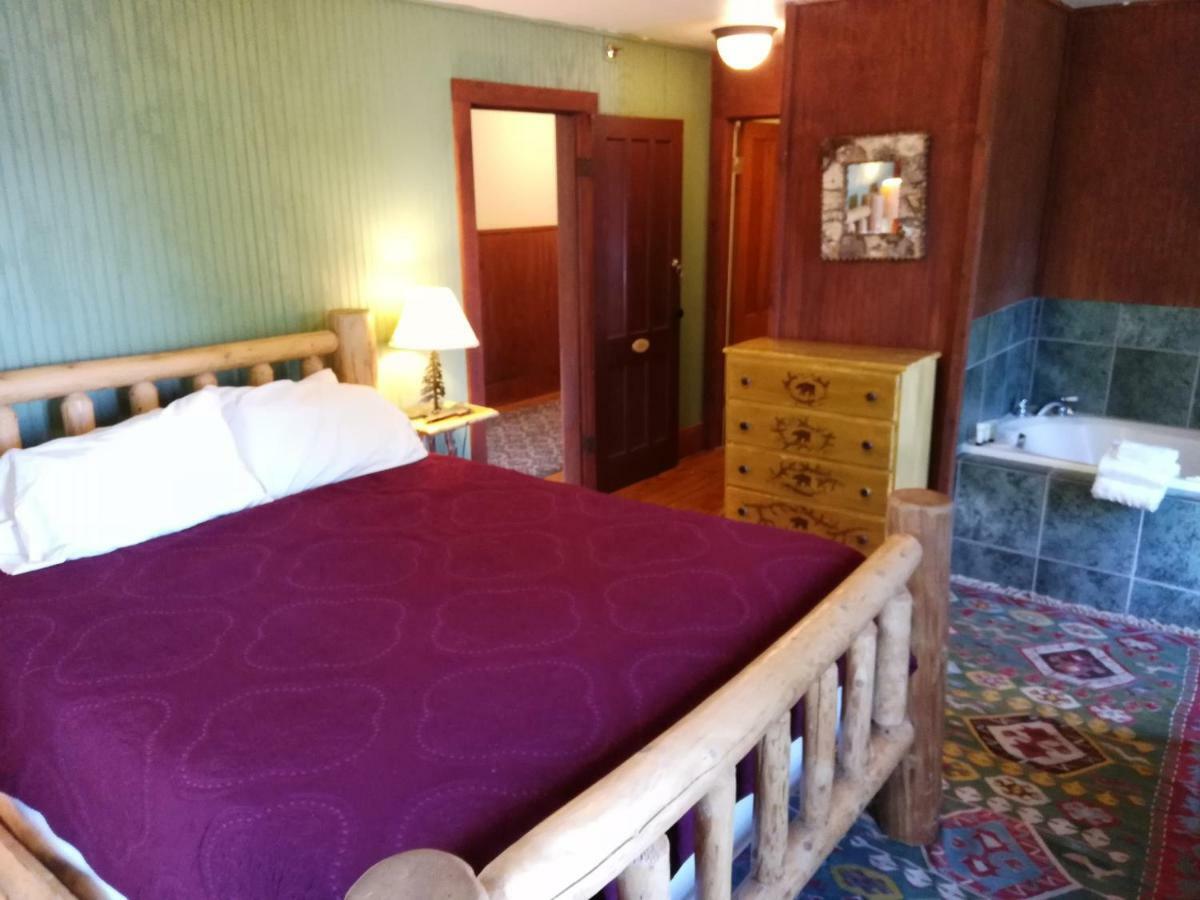 The Woods Inn Inlet Экстерьер фото